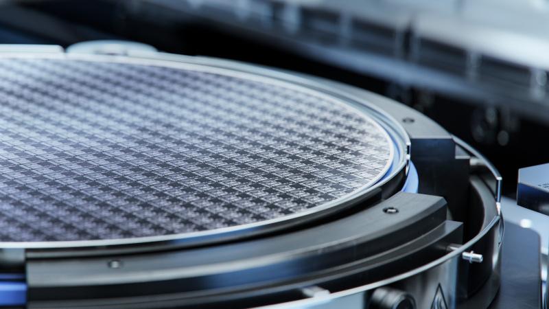 Applications-and-Efficiency-Gains-of-Using-IR-Non-Contact-Temperature-Measurement-in-Semiconductor-Manufacturing